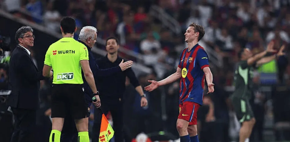 官方：巴萨中场德容因红牌停赛一场+罚款，本周的国王杯执行